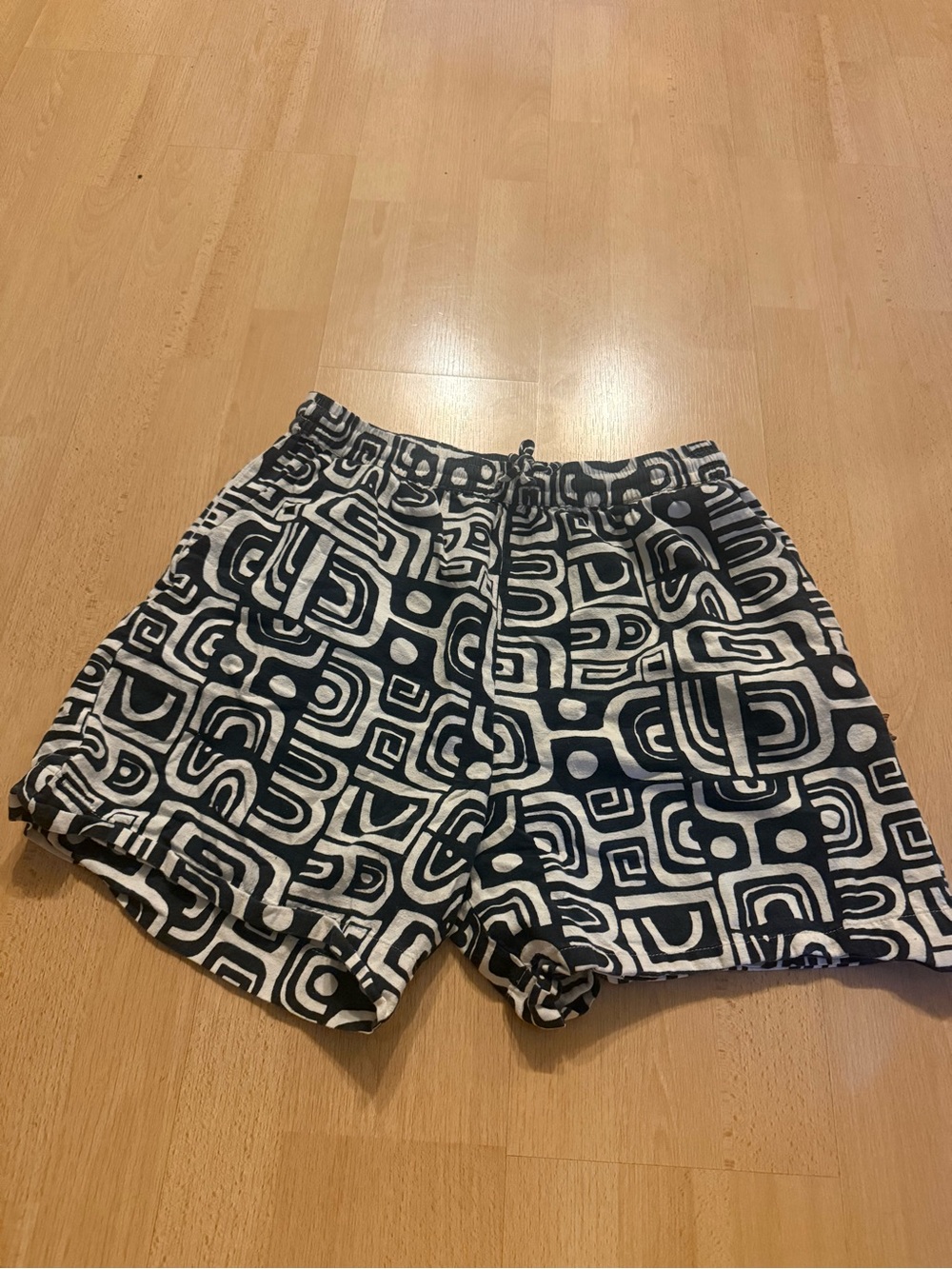 Damson Madder Afina Swirl Print Pull On Shorts Women’s L Abstract Black White